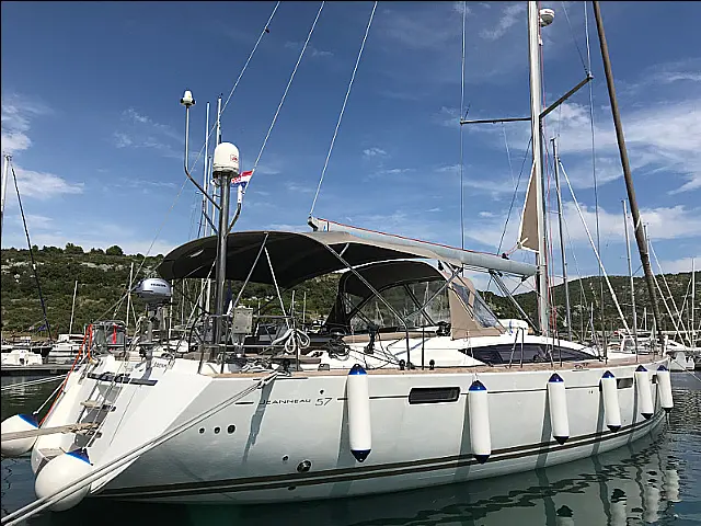 Jeanneau 57 - External image